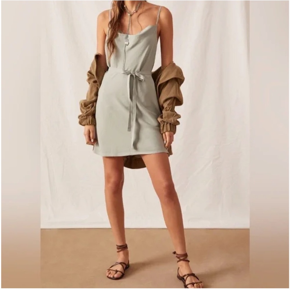 Cloth & Stone Belted Chambray Mini Dress - Picture 3 of 10